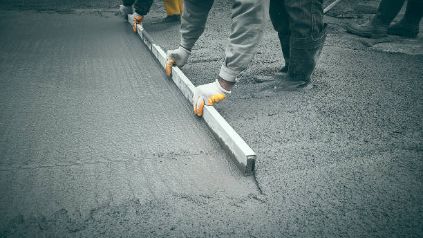 Best Custom Concrete Contractor  in Muskego, WI